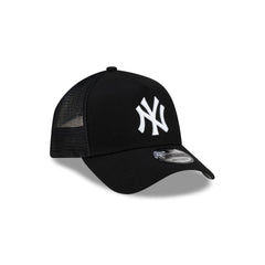 New York Yankees Side Script Black 9FORTY A-Frame Trucker Hat